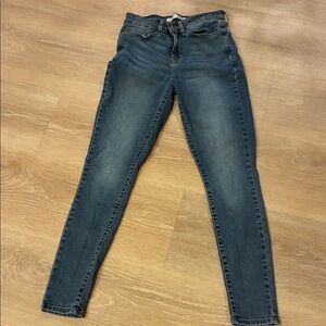 Levi’s Classic Signature Blue Women's Skinny Jeans Size 27 x 30 New Without Tags